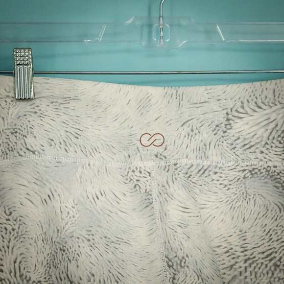 Calia Size Medium M White Gray Print Limited Edition Crop Active Leggings - Picture 3 of 6